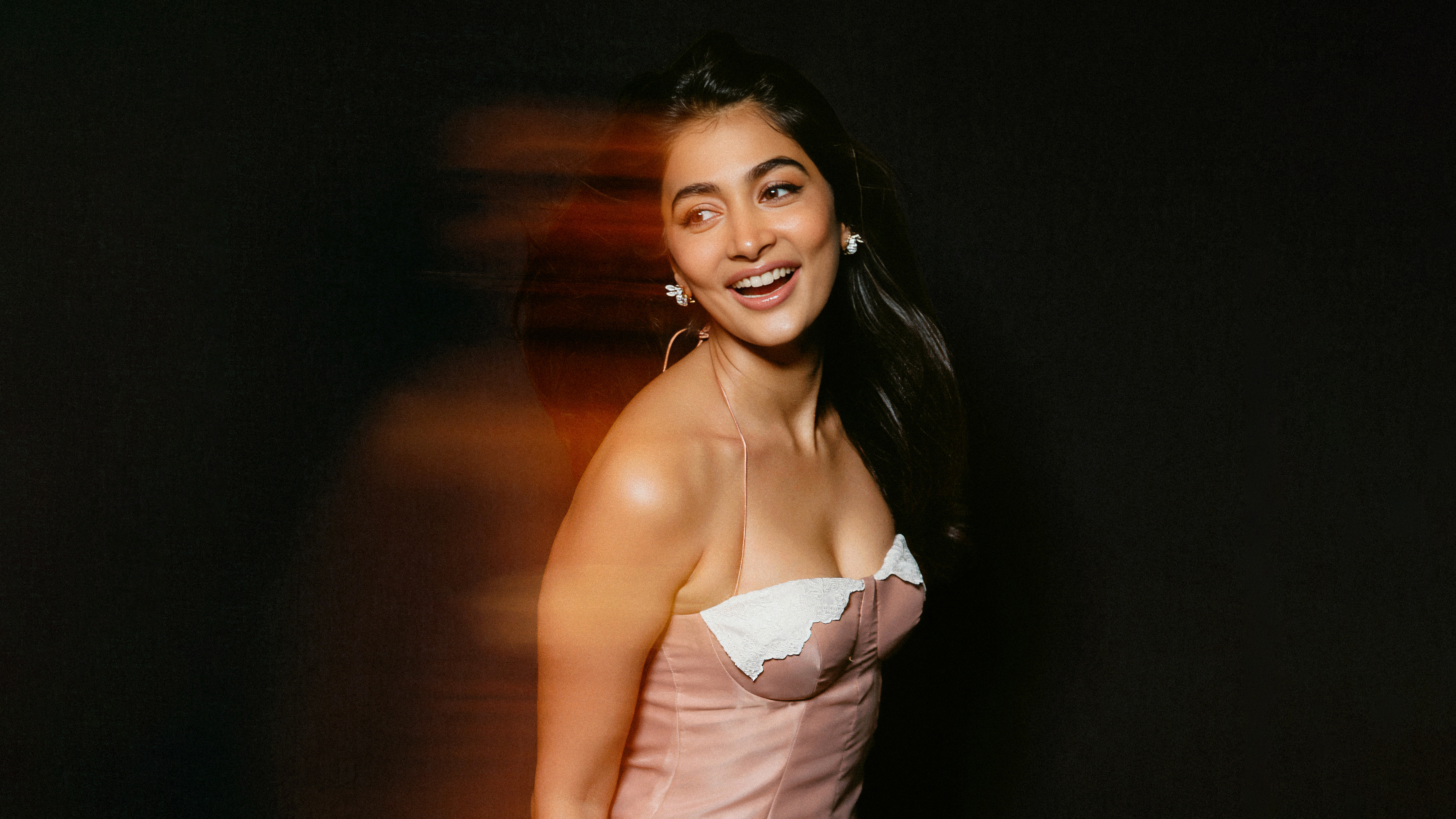 South Diva Pooja Hegde Radiant Candid Smile