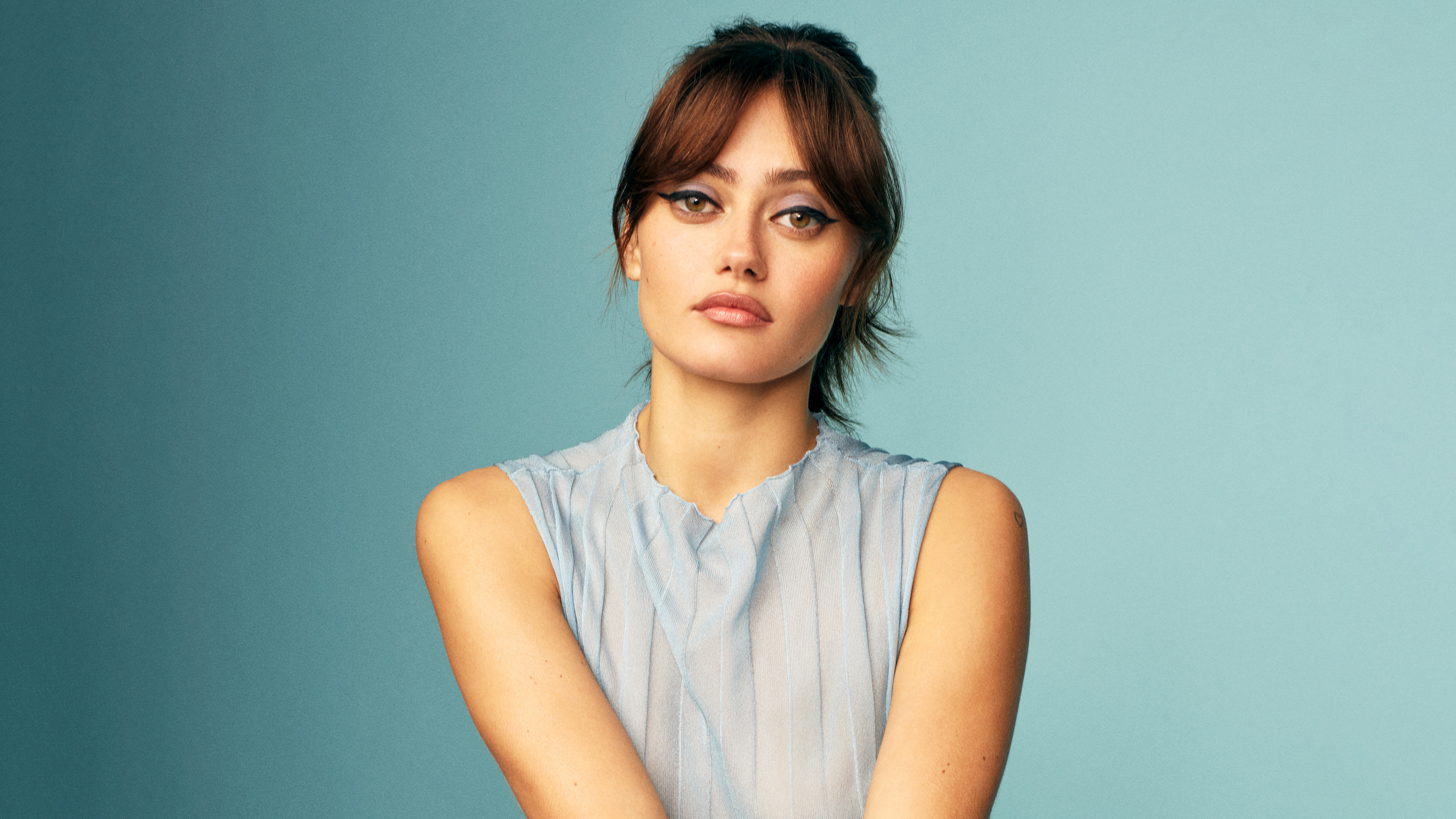 Sheer Devotion. Heavy Eyeliner and Translucent Crêpe 🧊💄