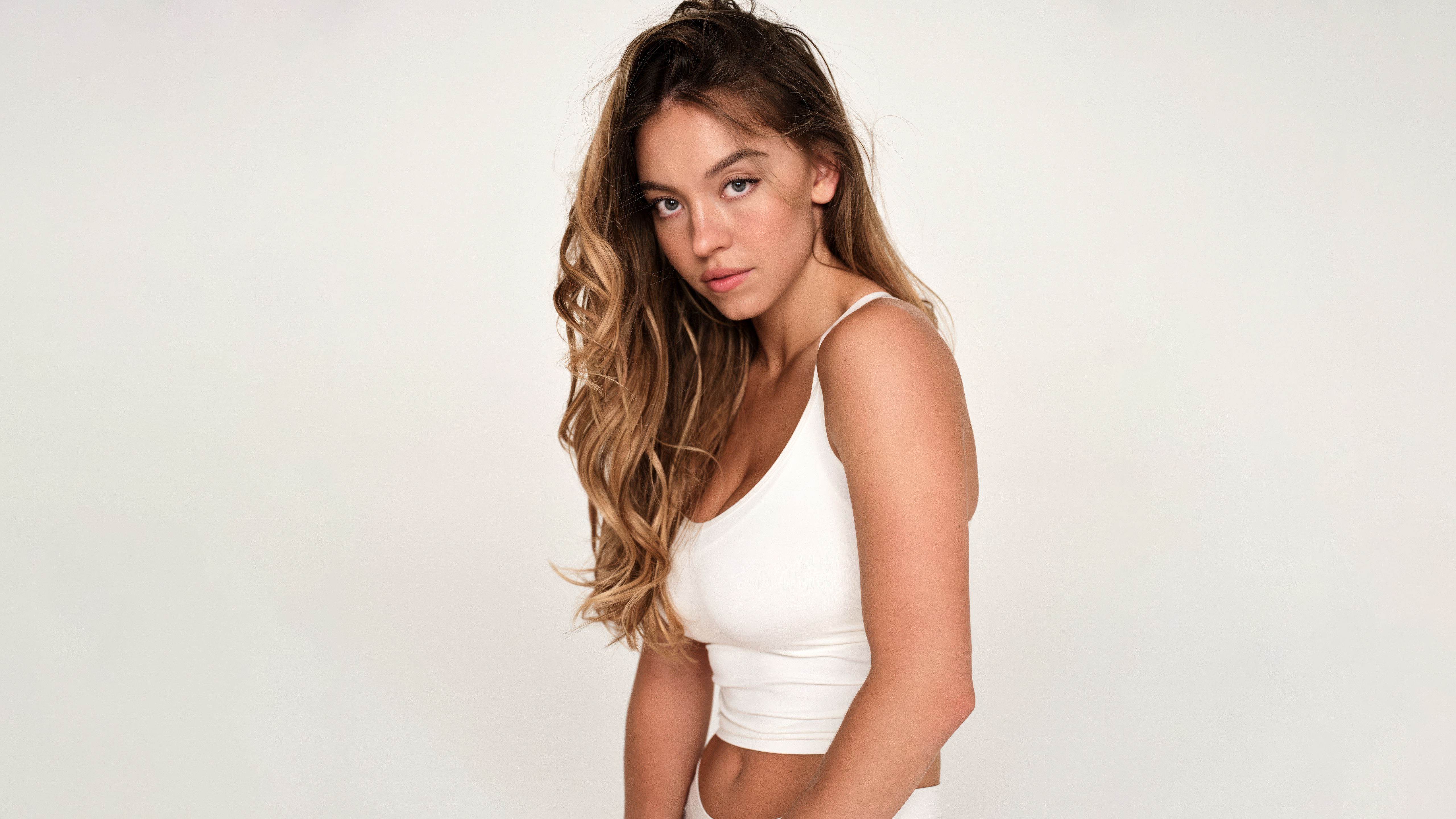 Minimalist Basics. The Core White Camisole Close-Up 🤍✨
