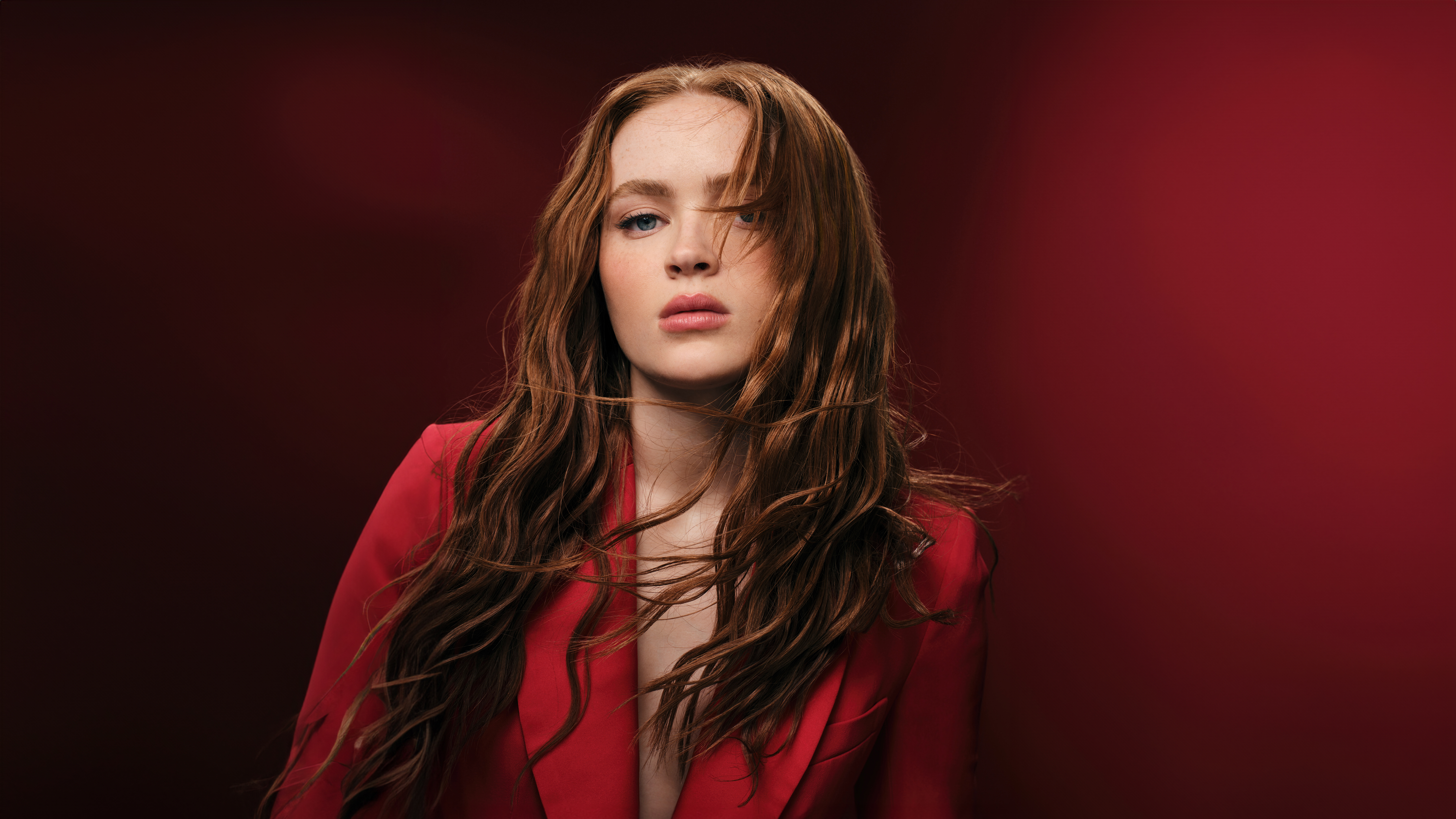 Unapologetic Red. Crimson Tailoring and Wind-Swept Locks 💄🔴