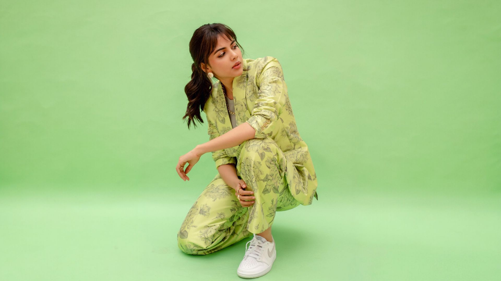 Lime Satin Brocade. Edgy Low Crouch in Tailored Prints 🍏👟